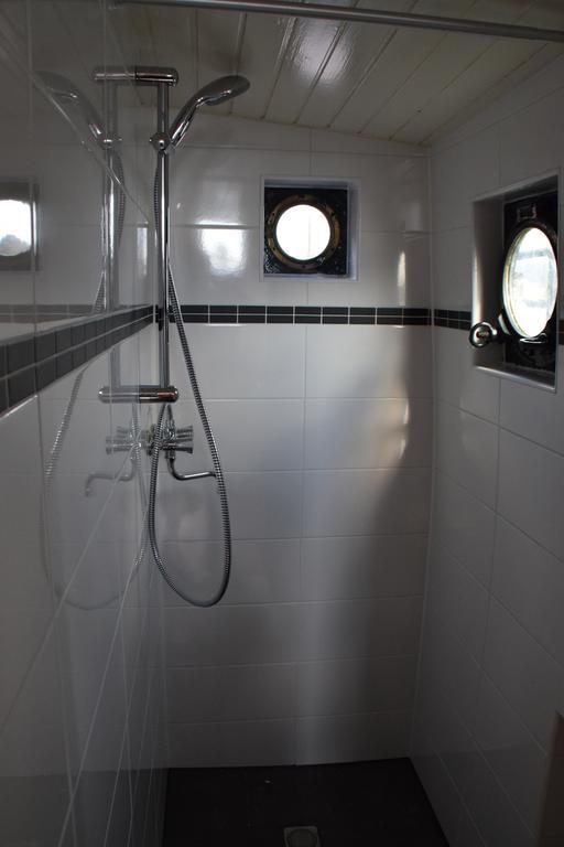 Boat-Apartment Rotterdam Fokkelina Bagian luar foto